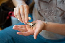 Load image into Gallery viewer, Sacred Hapé: HUNI KUIN 7 ERVAS